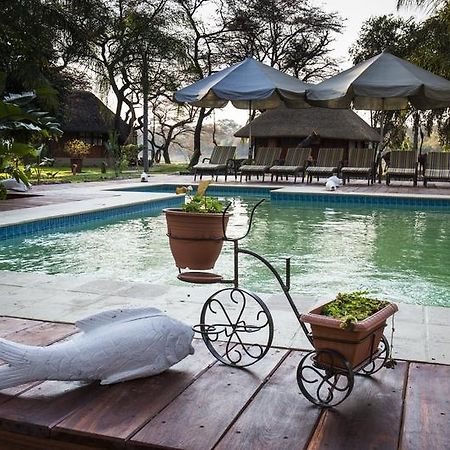 Zambezi Hakusembe River Lodge المظهر الخارجي الصورة